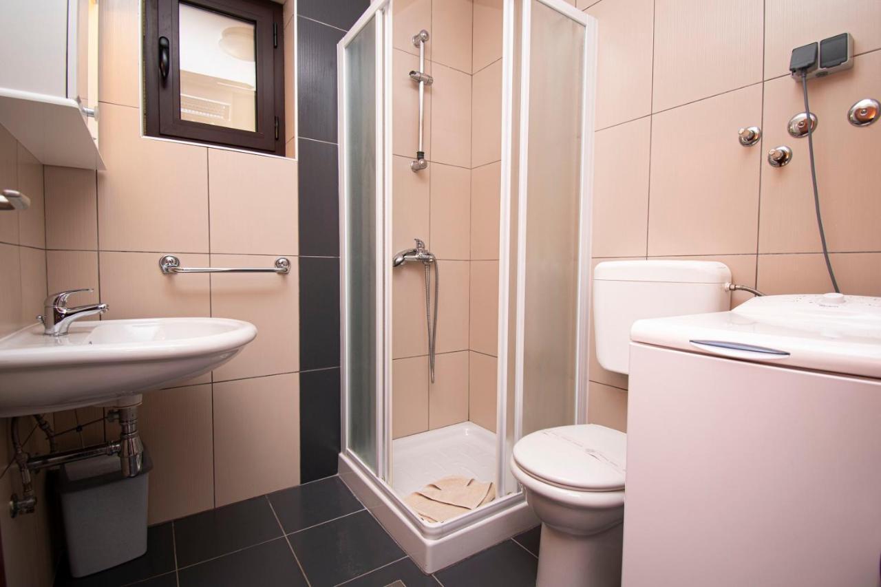Holiday Apartment 50M From The Beach Pjescana Uvala Bagian luar foto
